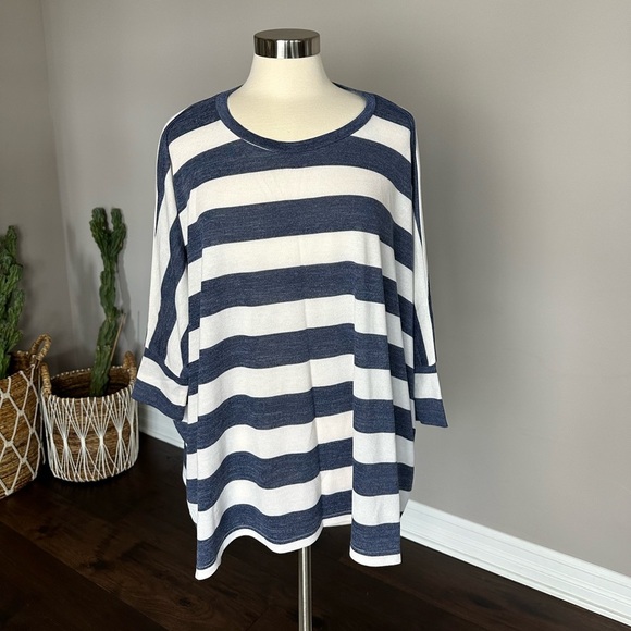 High Call Tops - Boutique x Royal & Reese Oversized Dolman Sleeve Knit Shirt Tunic White/Blue LG